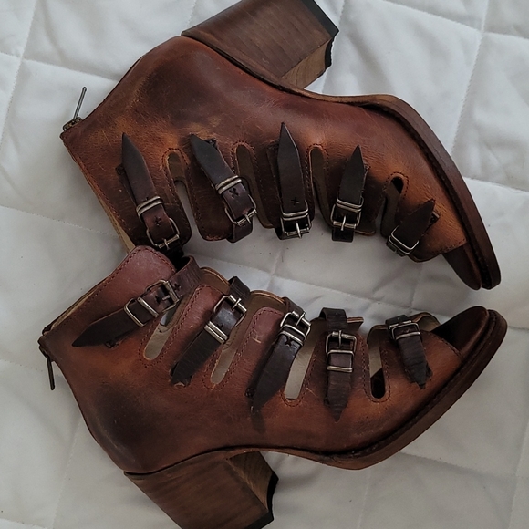 Freebird by Steven Quinn NWOB Size 6 SOLD - Picture 3 of 13